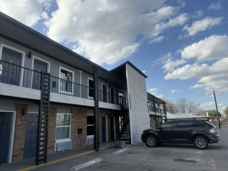 Lockhart Inn - Exterior