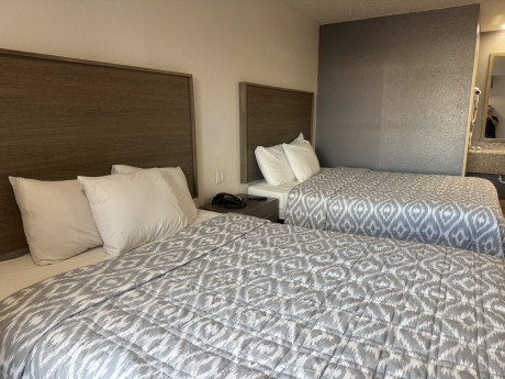 Lockhart Inn - Guest Room